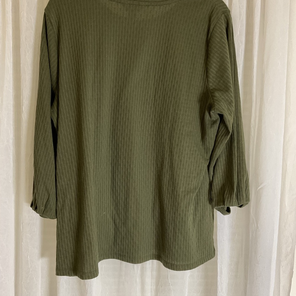 Liz Claiborne Olive‑Forest Green Ribbed Button‑Shoulder Top | Size XL EUC - Picture 3 of 7